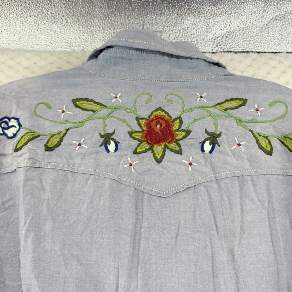 Lucky Brand Western Sportswear Embroidered Chambray Shirt Womens L Blue‎ Cotton - Picture 10 of 11